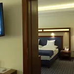 Centrum 3* Ντέμπρετσεν