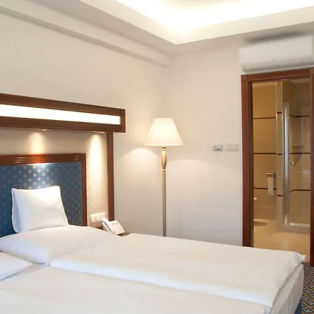 Centrum 3*