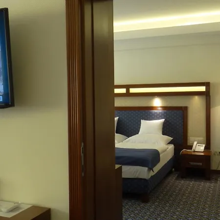 Centrum 3* ديبريتْسين