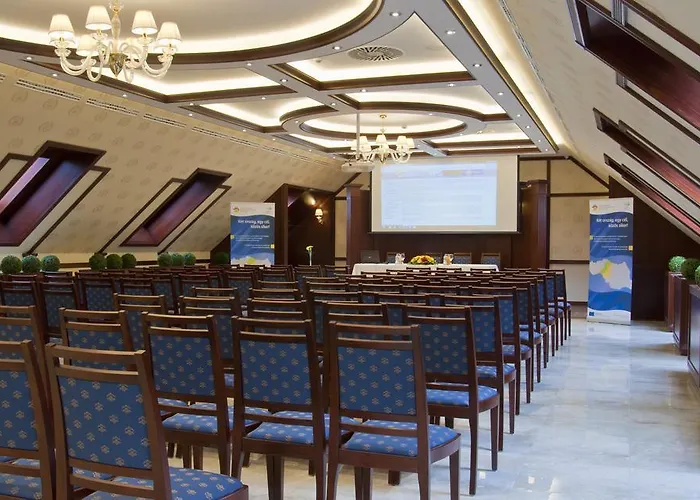 Centrum Hotel Debreţin